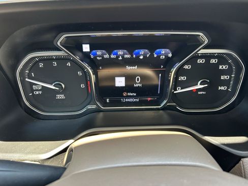 Used 2021 GMC Yukon Denali w/ Denali Premium Package RWD image 5