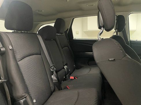 Used 2016 Dodge Journey SE w/ Flexible Seating Group image 13