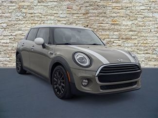 Used 2019 MINI Cooper 4-Door Hardtop w/ Signature Upholstery Package video 1
