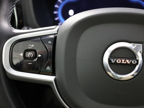 Used 2025 Volvo XC60 B5 Plus AWD/4WD image 28