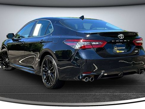 Used 2024 Toyota Camry XSE FWD image 4