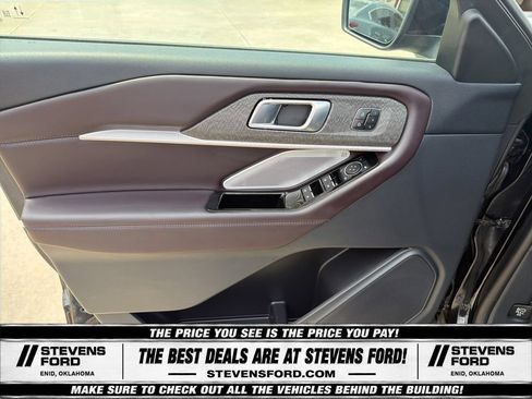 Used 2025 Ford Explorer Platinum AWD/4WD image 19