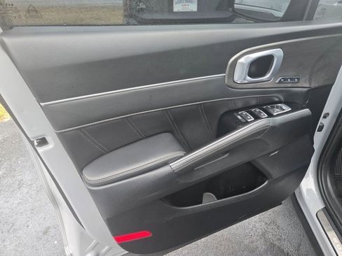 Used 2025 Kia Sorento SX Prestige image 24