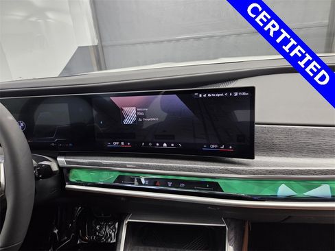 Certified 2025 BMW 760i xDrive image 24