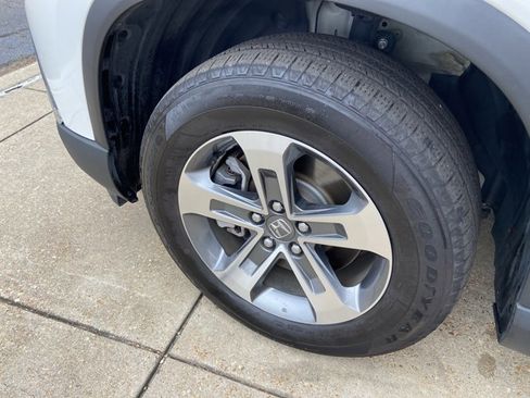 Used 2025 Honda Pilot EX-L image 24