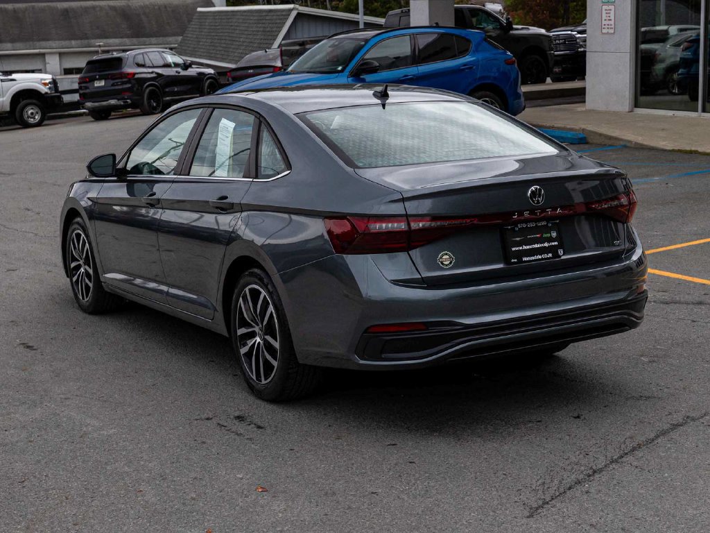 Used 2026 Volkswagen Jetta SE FWD image 6