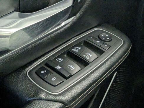 Used 2022 RAM 1500 Laramie RWD image 14