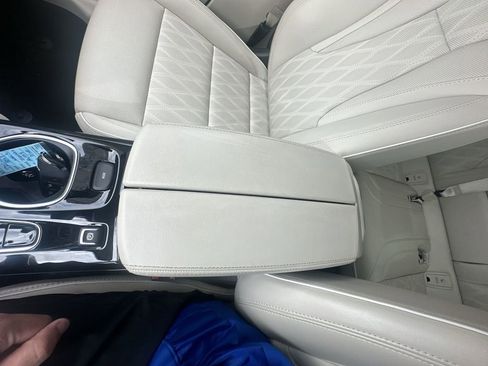 Used 2023 Buick Envision Avenir AWD/4WD image 27