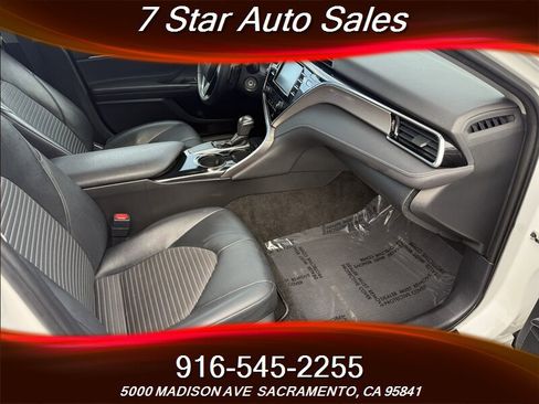 Used 2018 Toyota Camry SE image 12