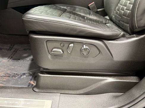 Used 2023 Cadillac Escalade ESV Sport Platinum image 16