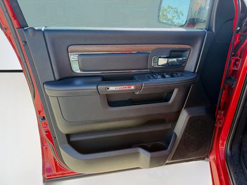 Used 2017 RAM 1500 Laramie image 20