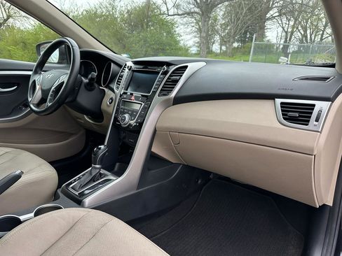 Used 2013 Hyundai Elantra GT w/ Tech Pkg image 19