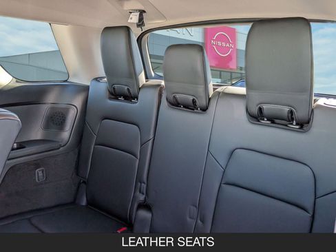 New 2025 Nissan Pathfinder Platinum image 17