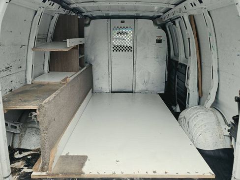 Used 2014 Chevrolet Express 2500 RWD image 14