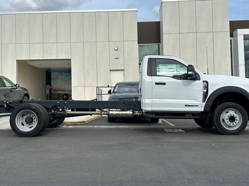 New 2025 Ford F450 XL image 2