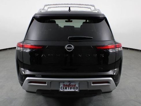 Certified 2023 Nissan Pathfinder SL w/ Black Appearance Package FWD image 11