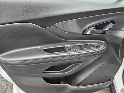 Used 2021 Buick Encore Preferred image 18