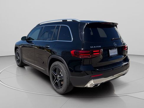 New 2026 Mercedes-Benz GLB 250 4MATIC image 3