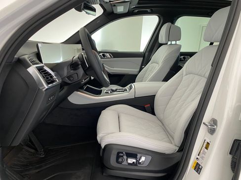 Used 2026 BMW X5 xDrive50e w/ Climate Comfort Package AWD/4WD image 4