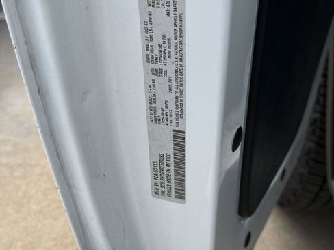 Used 2025 RAM ProMaster 2500 w/ Convenience Group FWD image 4