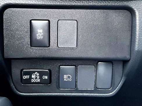 Used 2020 Toyota Tacoma SR w/ SR Convenience Package image 33