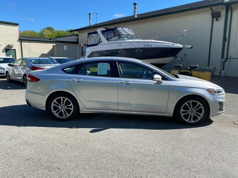 Used 2019 Ford Fusion SEL image 4
