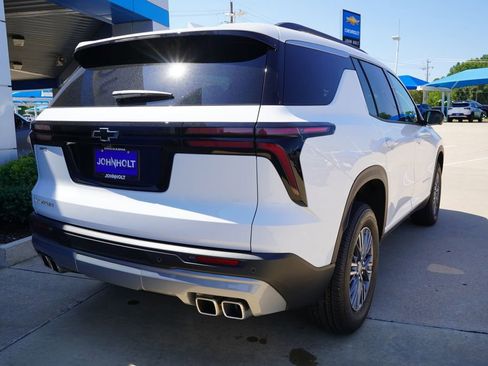 New 2026 Chevrolet Traverse LT w/ Driver Confidence Package image 9