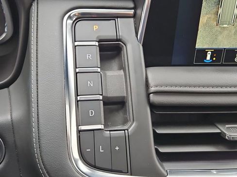 Used 2024 Chevrolet Tahoe LT w/ LT Signature Package RWD image 17