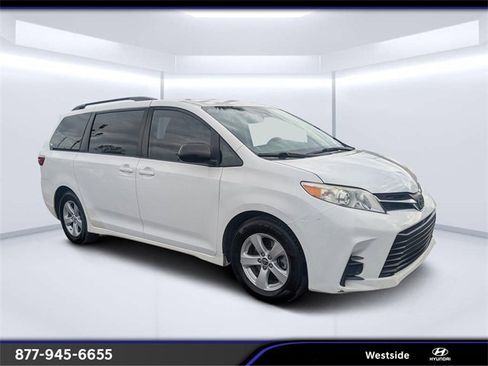Used 2019 Toyota Sienna LE image 1