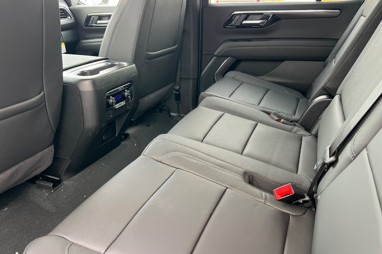 New 2027 Chevrolet Tahoe LT w/ Sun And Tow Package AWD/4WD image 9