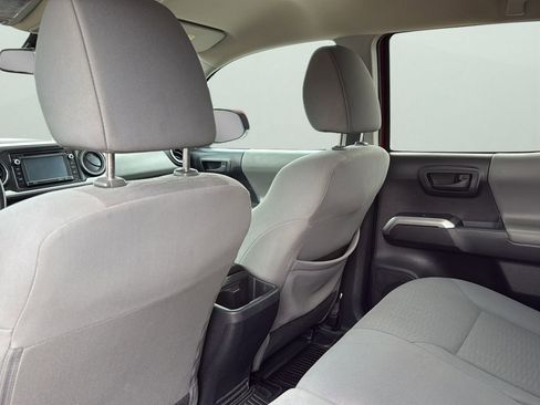 Used 2019 Toyota Tacoma SR5 AWD/4WD image 27