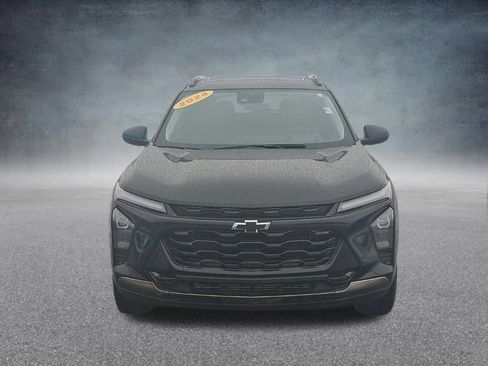 Used 2024 Chevrolet Trax ACTIV w/ Sunroof Package image 2