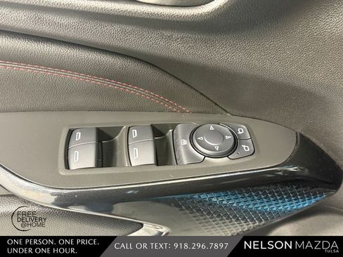 Used 2025 Chevrolet Trax RS w/ Driver Confidence Package FWD image 21