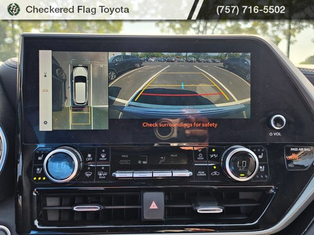 Used 2024 Toyota Highlander Platinum AWD/4WD image 16