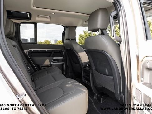 Used 2023 Land Rover Defender 110 SE image 35