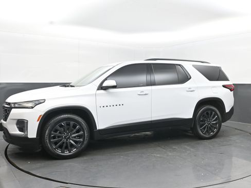 Used 2023 Chevrolet Traverse RS image 5