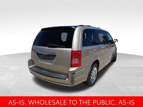 Used 2008 Chrysler Town & Country Limited w/ Entertainment Group #3 FWD image 7