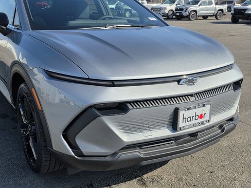 New 2026 Chevrolet Equinox EV LT w/ LPO, Blackout Package image 8