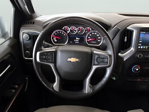 Used 2021 Chevrolet Silverado 1500 LT image 16