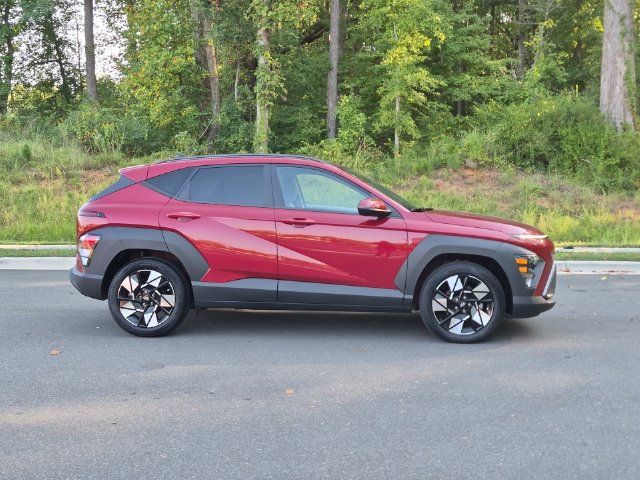 Used 2025 Hyundai Kona SEL FWD image 6