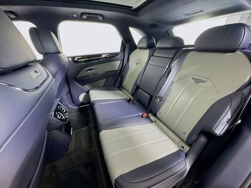 New 2025 Bentley Bentayga image 24
