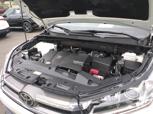 Used 2019 Toyota Highlander Limited Platinum FWD image 39