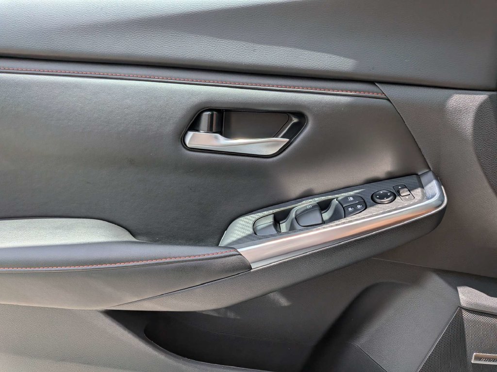 Used 2025 Nissan Sentra SR w/ SR Premium Package FWD image 27