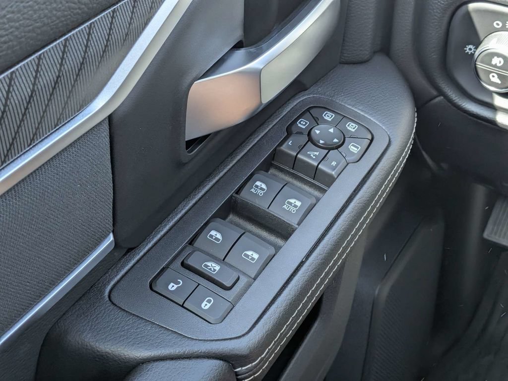 New 2026 RAM 2500 Big Horn AWD/4WD image 21