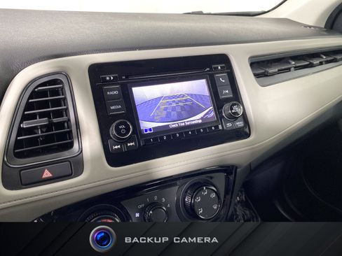 Used 2022 Honda HR-V LX image 2