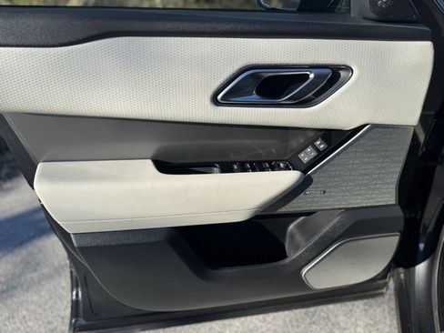 Used 2022 Land Rover Range Rover Velar S image 8