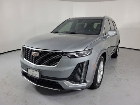 Used 2023 Cadillac XT6 Luxury FWD image 2