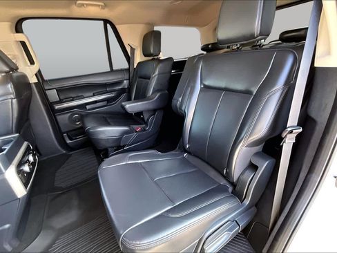 Used 2024 Ford Expedition XLT RWD image 19