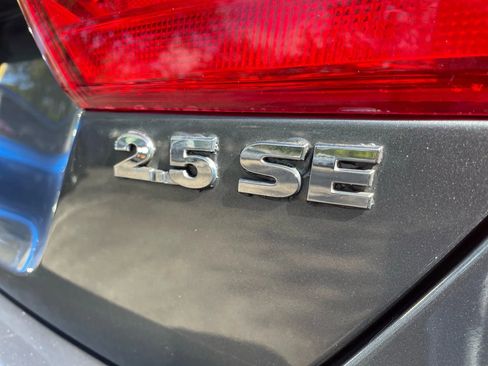 Used 2011 Volkswagen Jetta SE image 12