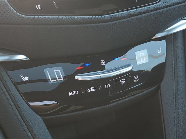 Certified 2025 Cadillac XT5 Premium Luxury w/ LPO, Floor Liner Package AWD/4WD image 17